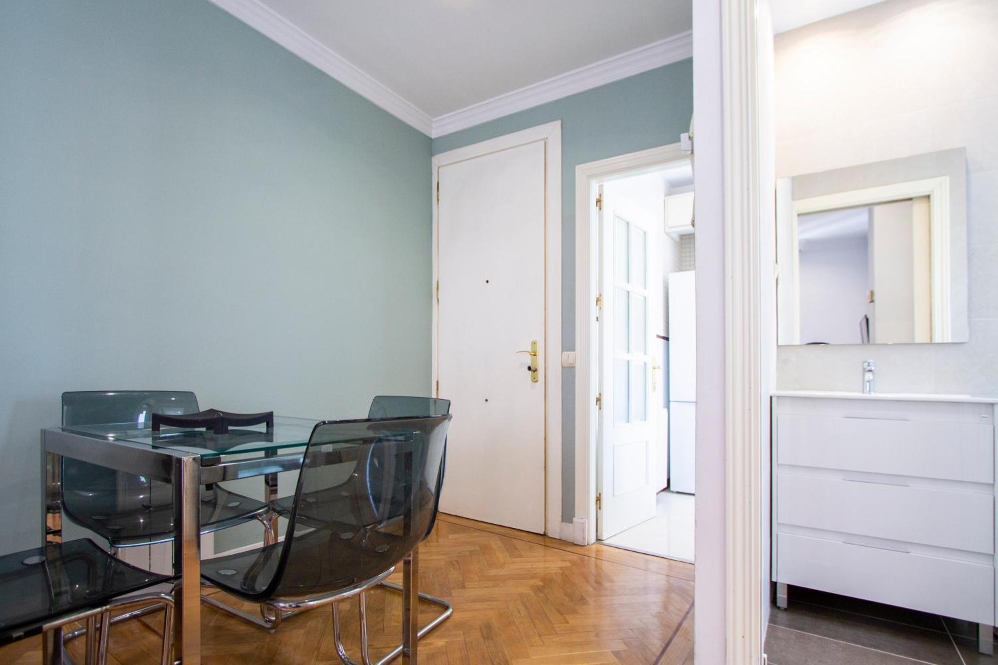 Apartamentos Dali Μαδρίτη Εξωτερικό φωτογραφία