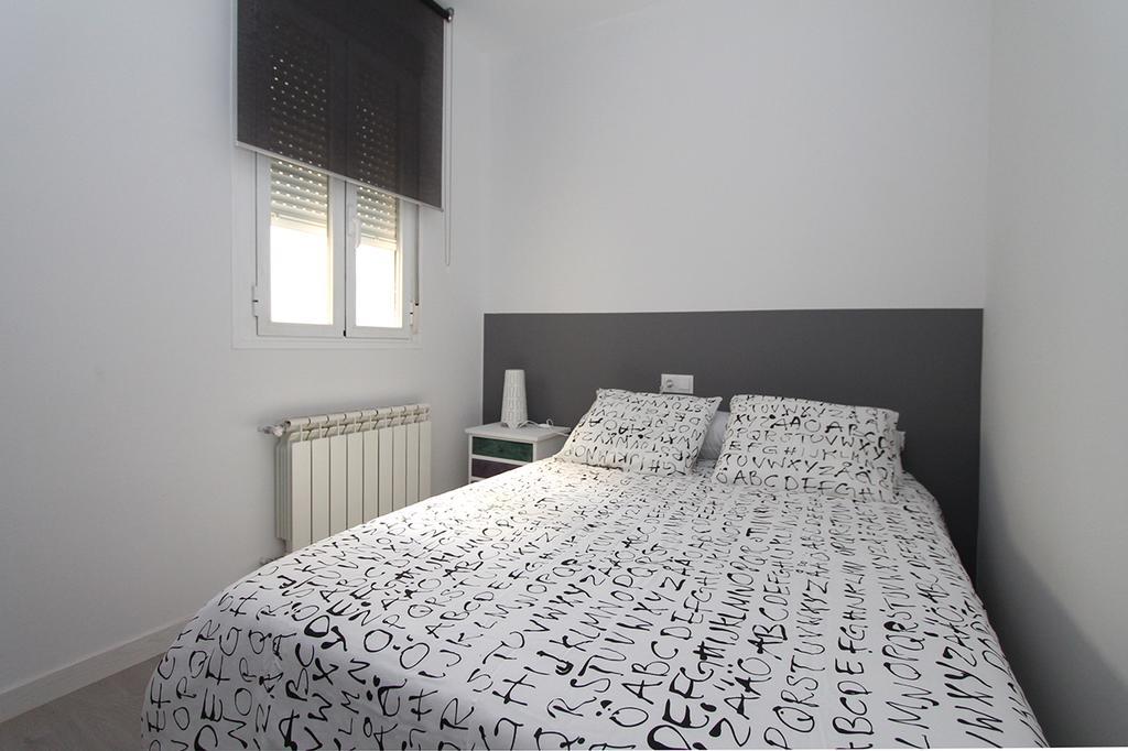 Apartamentos Dali Μαδρίτη Δωμάτιο φωτογραφία